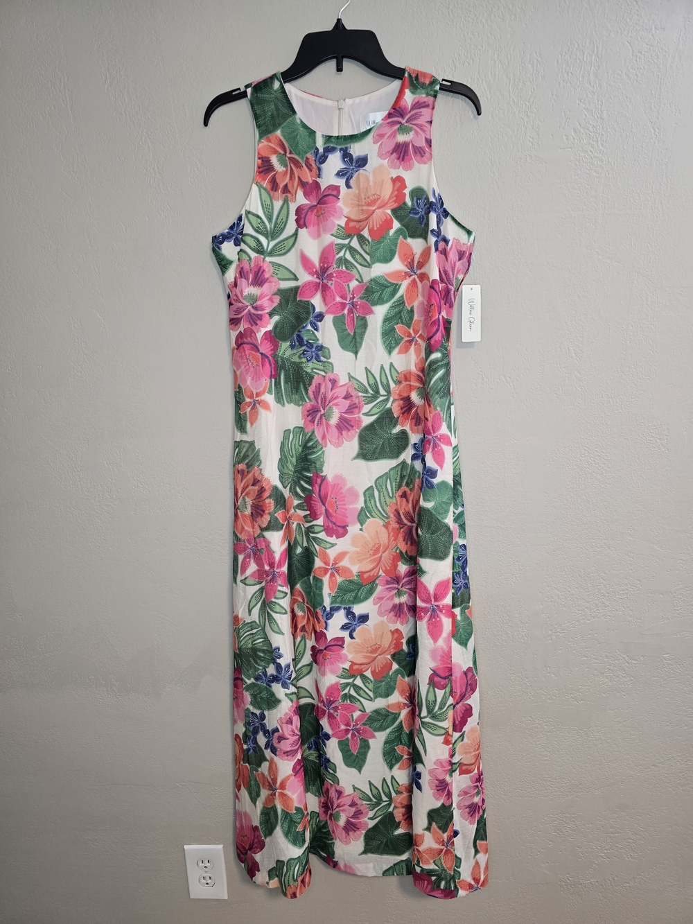 Willow Glenn Sleeveless Floral Midi Dress in White, Pink & Green Medium